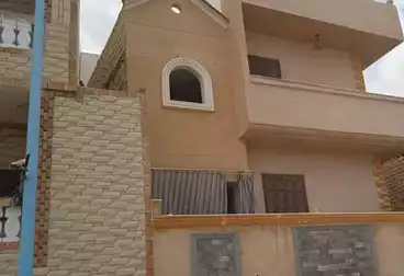 Building For sale - 4 rooms