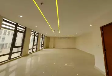 Administrative For rent - 8 rooms - floor 4