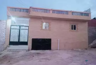 Building For sale - 4 rooms
