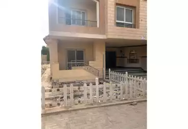 Apartment with Garden For sale - 3 rooms - floor 0