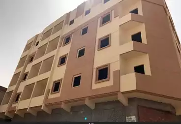 شقق للبيع - 3 غرف - بالدور 0