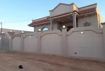 Building For sale - 4 rooms