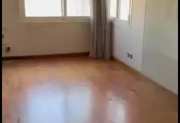 Apartments For sale - 6 rooms - floor 1