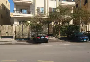 دوبلكس بحديقة للبيع - 4 غرف - بالدور 1