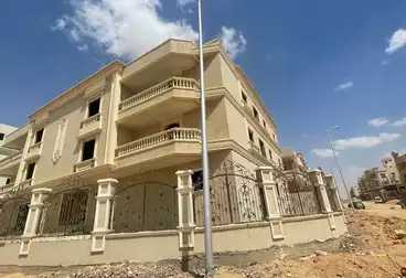 Apartments For sale - 6 rooms - floor 1