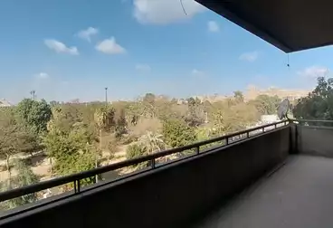 Apartments For sale - 4 rooms - floor 5
