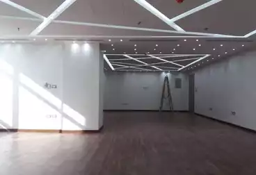 Administrative For rent - 5 rooms - floor 9