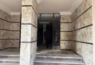 Apartment with Garden For sale - 3 rooms - floor 1