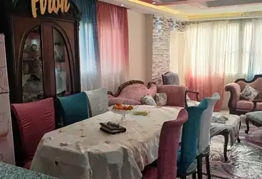 شقق للبيع - 3 غرف - بالدور 8