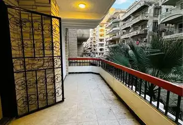 Apartments For sale - 3 rooms - floor 1