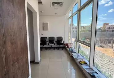إداري للإيجار - 3 غرف - بالدور 2