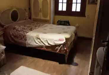 شقة بحديقة للبيع - 3 غرف - بالدور 0