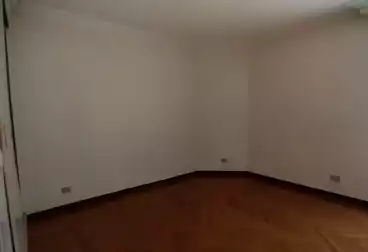 Apartments For sale - 4 rooms - floor 7