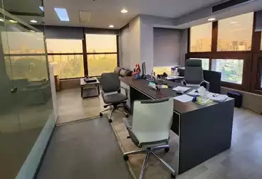 إداري للإيجار - 3 غرف - بالدور 3