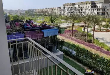 شقق مفروشة للبيع - 2 غرف - بالدور 5