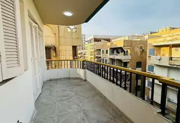Apartments For sale - 2 rooms - floor 5