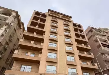 شقق للبيع - 3 غرف - بالدور 1