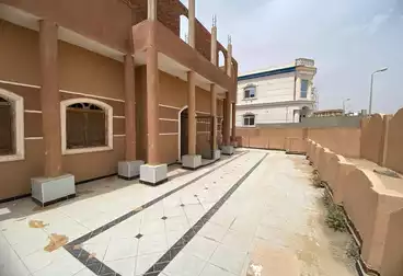 فيلا منفصلة للبيع - 6 غرف
