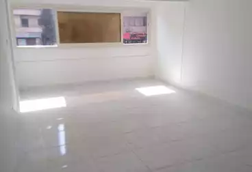 Apartments For sale - 4 rooms - floor 1