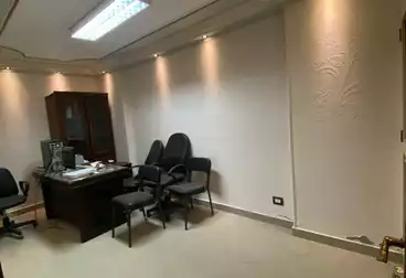 مقر إداري للبيع - 2 غرف - بالدور 0