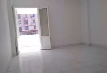 Apartments For sale - 4 rooms - floor 1