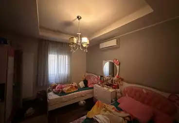 دوبلكس بحديقة للبيع - 5 غرف - بالدور 0