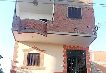 Building For sale - 4 rooms