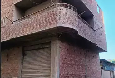 House / Home For sale - 4 rooms