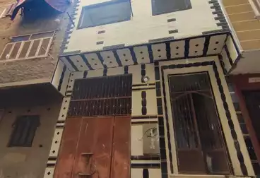 House / Home For sale - 8 rooms