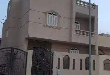 House / Home For sale - 4 rooms