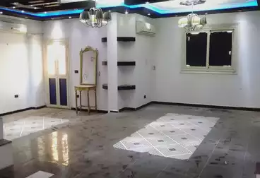 Building For sale - 8 rooms