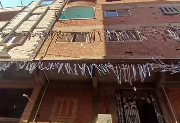 Building For sale - 8 rooms