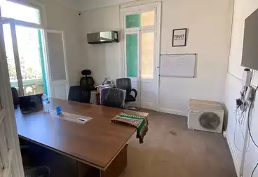 Administrative For rent - 5 rooms - floor 3