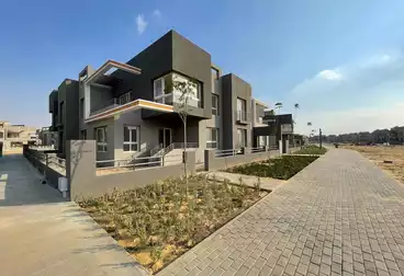 Apartment with Garden For sale - 3 rooms - floor 0