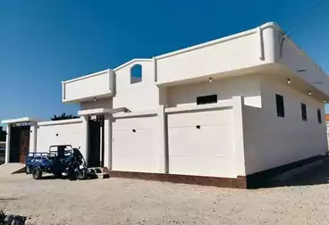 House / Home For sale - 4 rooms