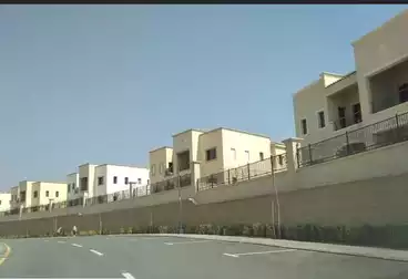 توين هاوس للبيع - 4 غرف