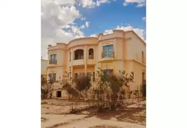 فلل للبيع - 9 غرف