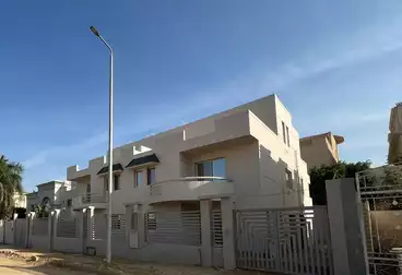 Villas For sale - 8 rooms
