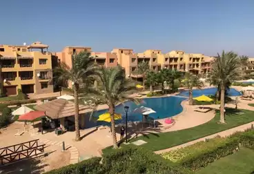 شاليه بحديقة للبيع - 3 غرف - بالدور 0