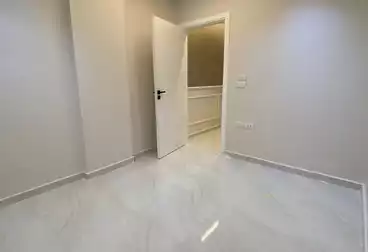 Apartments For sale - 3 rooms - floor 4