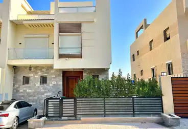فلل للبيع - 7 غرف