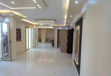 شقق للبيع - 4 غرف - بالدور 8