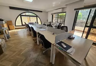 Administrative For rent - 5 rooms - floor 4