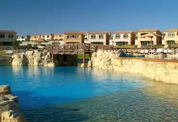 شاليه بحديقة للبيع - 3 غرف - بالدور 0