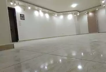 Apartments For sale - 2 rooms - floor 8