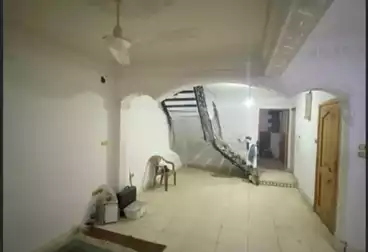 House / Home For sale - 9 rooms