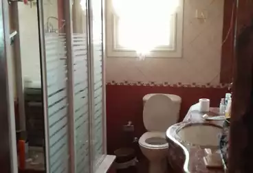 شقة بحديقة للبيع - 3 غرف - بالدور 0