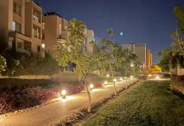 Apartment with Garden For sale - 4 rooms - floor 0