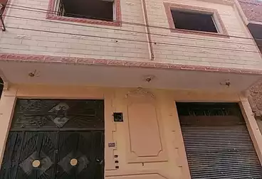 House / Home For sale - 8 rooms