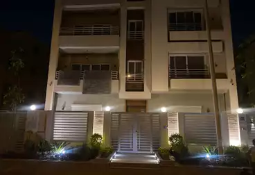 Apartments For sale - 4 rooms - floor 1